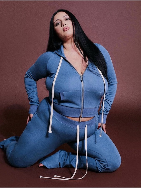 Body By Raven Tracy Other - Women's Blue Zip-Up Hoodie & Joggers Set
